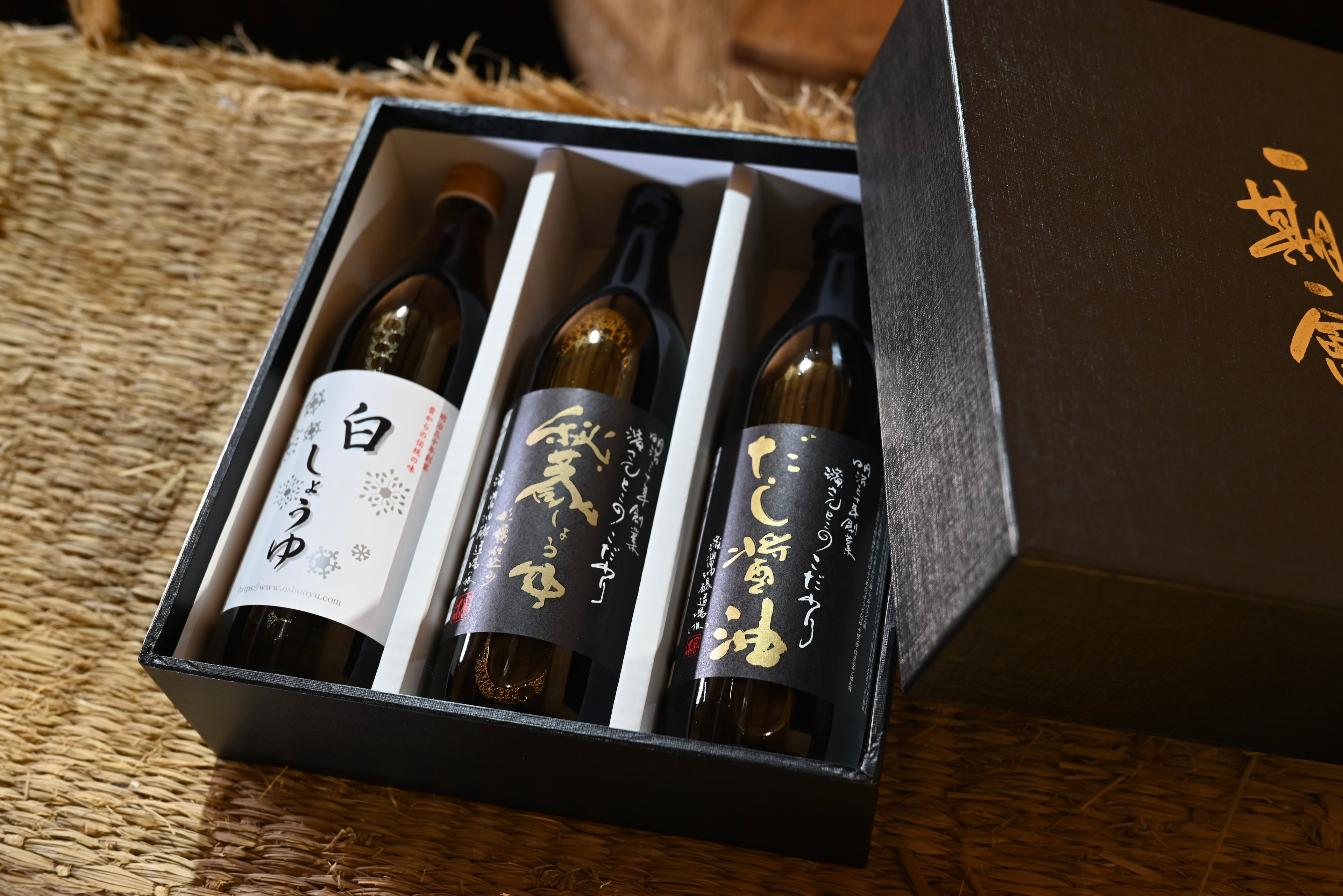 Luxury cedar barrel brewed (Treasured and Dashi soy sauce set)